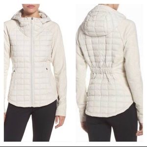 Cream / white the north face thermoball endeavor vaporous grey